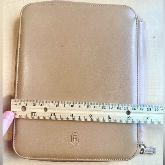 Minimalist Muji-Style Tan Leather Stationery Pouch - Picture 3 of 10